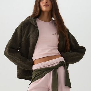 Veste Sherpa à capuche personnalisée pour femme, en polaire douce, vêtement d'extérieur d'hiver, coupe oversize, décontractée, chaude, avec fermeture éclair, fournisseur de vêtements en gros - Product Image 3