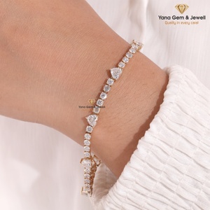 สร้อยข้อมือเทนนิสทรงหัวใจและทรงกลมสุดโรแมนติก ของขวัญสำหรับเธอ เพชร CVD สร้างในห้องปฏิบัติการ น้ำหนักรวม 9 กะรัต ทองคำแท้ 14k สี D-E-F ความสะอาดระดับ VVS-VS - Product Image 4
