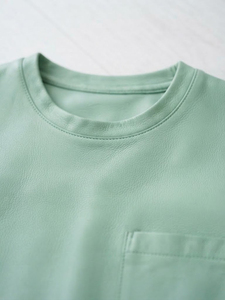 Fabricant de t-shirts en cuir PU personnalisés, t-shirt en cuir véritable uni à col rond, t-shirt en cuir d'été pour homme - Product Image 5