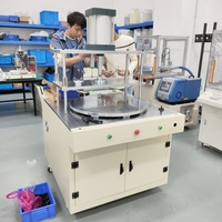 Équipement de moulage à basse pression à table rotative pour composants électroniques et modules de connecteurs