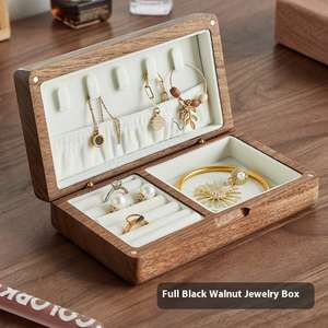 Caja de Joyería Moderna Ecológica de Madera de Nogal Sólido, Caja de Joyería de Viaje para Anillos, Pendientes, Collares, Regalo para Seres Queridos Z/F Global - Product Image 6