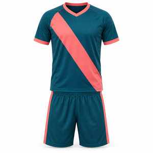 Kit de football personnalisé ODM, maillot et short de football avec logo d'équipe, noms d'équipes, numéros et couleurs pour les commandes en gros - Product Image 1