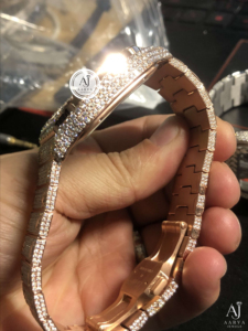 Reloj Mecánico Cuadrado de Acero Inoxidable con Diseño Hueco de Aarva Jewels, Estilo Hip Hop con Diamantes y Acabado en Oro Rosa - Product Image 2