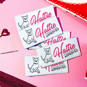 ป้ายคอเสื้อผ้าคุณภาพสูงแบบสั่งทำพิเศษ ป้ายทอแบบพับปลายสำหรับเสื้อผ้า รองเท้า กระเป๋า - จากโรงงานโดยตรง พร้อมตัดด้วยเลเซอร์ - Product Image 1