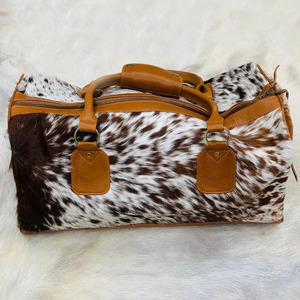 Sacs de voyage en cuir de vachette premium avec poils, vente en gros, fournisseur OEM, logo personnalisé, qualité export, à prix abordable - Product Image 5