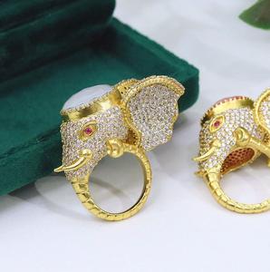 Anillo Ajustable de Moda con Moissanita Chapada en Oro de Latón de Primera Calidad, Glamuroso y Deslumbrante, para Boda y Compromiso, para Mujer - Product Image 3