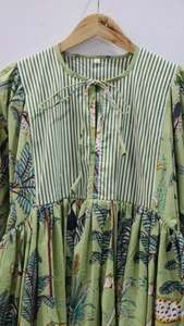 Nuevo Vestido Midi Kyra, Vestido Mini con Estampado Floral, Escote Profundo con Cierre de Cordón - Product Image 2