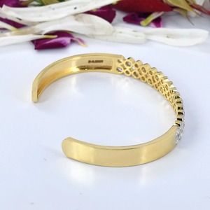 Bracelet jonc en moissanite blanche créée en laboratoire, plaqué or, cadeau pour la fête des mères, cadeau de mariage, coupe excellente, bijoux pour les occasions spéciales - Product Image 2