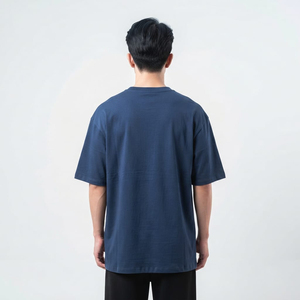 T-shirt pour homme à col en V uni, coupe ajustée, respirant, en coton mélangé doux, manches courtes, décontracté, personnalisable - Product Image 3