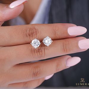 ต่างหูเพชรทรงกลมเพาะเลี้ยงแบบสตั๊ด 4 ขา ตัวเรือนทองคำแท้ 14k ดีไซน์มินิมอล แบบเกลียวหลัง สำหรับผู้หญิง - Product Image 2