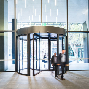 <span class=keywords><strong>Porte</strong></span> en verre automatique rotative de luxe pour entrées d'hôtels, construction en verre trempé imperméable avec finition de surface haut de gamme - Product Image 4