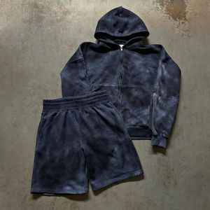 ชุดฮู้ดดี้และกางเกงขาสั้นพิมพ์ลายโลโก้แบบกำหนดเอง สไตล์เรโทรซันเฟด ผ้าฟลีซลำลอง 100% คอตตอน ชุดฮู้ดดี้และกางเกงขาสั้นแบบย้อมสีเอซิด สำหรับทุกเพศ - Product Image 1