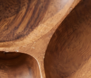 Elegante Plato de Servir de Madera Hecho a Mano, Forma Irregular, Madera Maciza Pulida, Diseño Minimalista, Adorno de Mesa con Estilo - Product Image 2