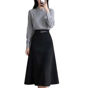 ชุดสองชิ้นสีเบจสุดชิคสำหรับผู้หญิงที่มั่นใจและสง่างามจากเวียดนามส่งตรงจากโรงงาน - Product Image 1