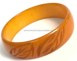 กำไลแฟชั่นแบบคลาสสิกของผู้หญิงทำจากเรซินออกแบบเป็นเอกลักษณ์สร้อยข้อมือหรูหราสำหรับโอกาสครบรอบการรับรองงานฝีมือของ Sami - Product Image 4