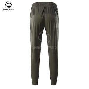 Pantalon de survêtement personnalisé de haute qualité pour homme – Coupe droite, idéal pour le sport, le jogging, le fitness et l'entraînement en salle de sport - Product Image 5