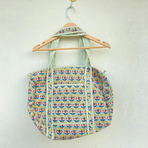 Bolso Tote Acolchado Ligero de Color Sólido con Parches, Gran Capacidad, de Algodón, para Mujer, Venta al Por Mayor - Product Image 1