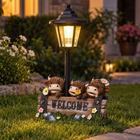 Trois adorables vaches des Highlands, statues de jardin en résine, décorations d'animaux de ferme avec énergie solaire, lumière jaune chaude