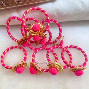 Brazaletes tradicionales de diseño estilo Rajasthani con bordados de hilo y gota para Barat, Sangeet y Mehndi. - Product Image 3