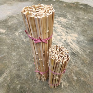 Fournisseur vietnamien de lattes de bambou pour la fabrication de toitures et d'artisanat, prix compétitif, matériaux de bambou fendu. - Product Image 1