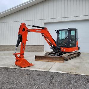 Miniexcavadora de 4 ruedas KX033 con sistema hidráulico Eaton diseñada para trabajos de construcción pesada con alta potencia de excavación. - Product Image 3