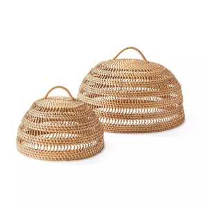 Dôme Alimentaire en Rotin Naturel Tressé avec Poignées, Fait Main, pour la Cuisine et la Table à Manger - Product Image 1
