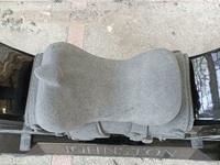 Designs modernes Tombes Personnalisé Chine Noir Granit Cimetière Sculpté Cheval Selle Pierres Tombales Pierre Tombale Mémorial Pierre Gravale