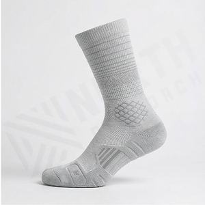 Custom Logo Basketball <b>Sports</b> <b>Socks</b> <b>Men</b> Wholesale Athletic Crew Performance Breathable Cushion Team Training Kit Customized - Product Image 3