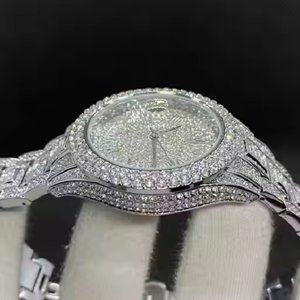 Montre analogique à quartz de luxe haut de gamme en acier inoxydable entièrement sertie de diamants, affichage date et jour, chiffres romains, style hip-hop, mode et affaires - Product Image 2