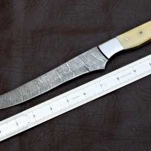 Couteau à filet en acier damas forgé à la main de 12 pouces |   Couteau de chasse avec manche en os de chameau, embouts en laiton, service OEM, tranchant comme un rasoir - Product Image 3