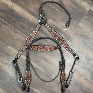Ensemble de clous Western Horse en cuir usiné à la main Headstall et collier de poitrine fabriqués à la main avec un design personnalisé pour Rodeo Trail & Show - Product Image 3