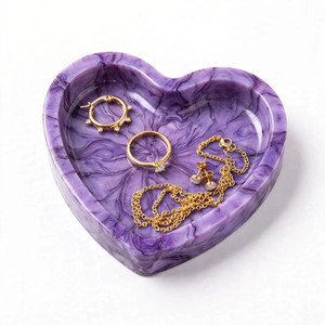 Plateau à bijoux en résine violette en forme de cœur, fait main, décoratif, pour bibelots et cadeaux, style glamour, finition polie - Product Image 1