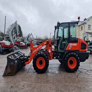 Chargeuse sur pneus Kubota robuste, conception compacte et durable, équipement de manutention pour la construction industrielle, l'agriculture et l'entreposage - Product Image 6