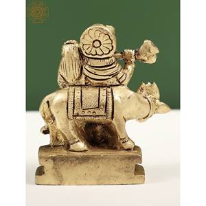 Petit Radha Krishna idole en laiton de 2 pouces fait à la main avec vache fabriquée en Inde Sculpture - Product Image 2