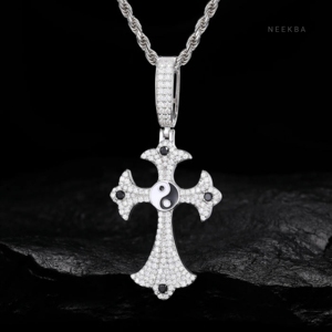 Pendentif croix Yin et Yang Tai Chi - Pendentif croix en argent sterling 925 et moissanite, un mélange parfait d'élégance et de symbolisme - Product Image 3