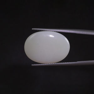 โอปอลสีขาวธรรมชาติ พลอยหลวม 14.08 กะรัต รูปทรงวงรี 21.5x15 มม. รับรองโดย IGI ขัดเงาด้วยมือ ลงแว็กซ์/น้ำมัน ขายส่งราคาเบาๆ - Product Image 3