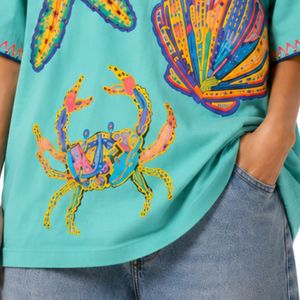 เสื้อยืดโอเวอร์ไซส์ลายกราฟิกสีฟ้าครามสำหรับผู้หญิง พิมพ์ลายมหาสมุทรสีสันสดใส เสื้อผ้าลำลองสไตล์สตรีทแวร์ ผ้าฝ้าย ใส่สบายสำหรับฤดูร้อน ทรงหลวม รับผลิตตามสั่ง (OEM) ขายส่ง - Product Image 6