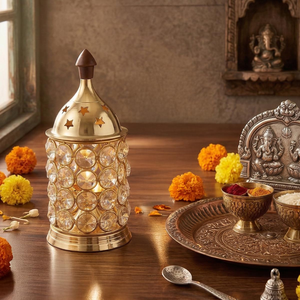 Lampe à huile en laiton de qualité supérieure avec cristaux, style Diya traditionnel Deepak, avec accent décoratif en cristal, taille moyenne, style Akhand Jyoti - Product Image 1