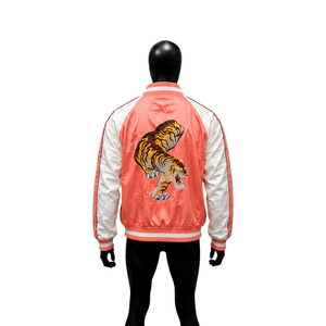 Veste universitaire personnalisée en satin rose corail avec manches contrastées blanches, broderie double tête de tigre de qualité supérieure, veste de luxe tendance - Product Image 2