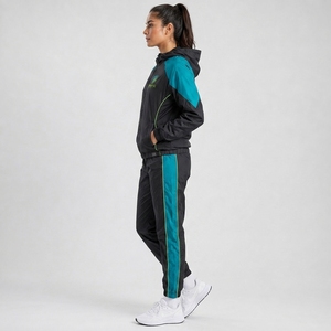 <b>Women's</b> Winter Custom Design Windbreaker Tracksuit Zipper Closure SpoWomen Windbreaker Tracksuit Lightweight Athletic <b>Jacket</b> - Product Image 3