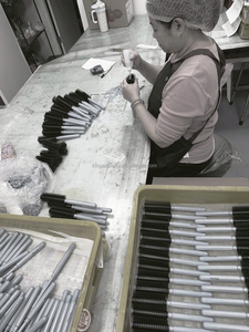 หวีซี่ใหญ่สองแถว ใช้งานง่าย สำหรับผู้ค้าส่ง MOQ ต่ำ รับผลิตแบรนด์ส่วนตัว - Product Image 6