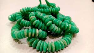 Amazonita Verde Natural, Corte Alemán, Facetada en Forma de Rondelle, Cuentas de 9 a 14 mm, Se Venden por Hilo de 8 Pulgadas de Largo - Product Image 3