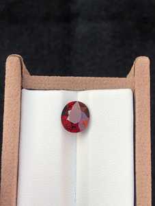 พลอยโกเมนสีแดงธรรมชาติ 2.95 กะรัต แท้ สีแดงเข้ม คุณภาพสูง สำหรับทำเครื่องประดับ ขายส่ง - Product Image 3