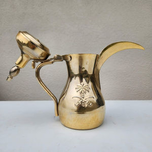 Elegantes cafeteras de aluminio con acabado dorado, diseño Dallah, para servir té y café, venta al por mayor a bajo precio. - Product Image 2