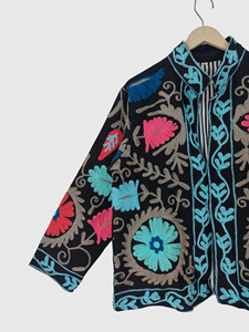 Veste à col mandarin brodée à la main avec des motifs floraux, manches longues, en coton, pour femmes, taille plus, style Prairie Chic, à porter au printemps - Product Image 2