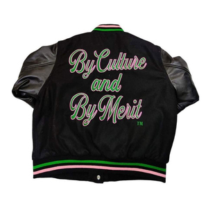 Chaqueta Universitaria Clásica Negra de Lana con Parches de Lona Rosa y Verde Chenille, Ropa Personalizada para Hermandades Griegas Divine Nine - Product Image 5