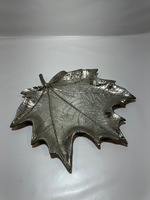 Plat de service décoratif tendance en aluminium moulé argenté en forme de feuille d'érable, plat central large, vaisselle d'hôtel, vente en gros