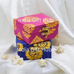 Caja organizadora de viaje de joyería con brocado Shagun, caja de efectivo cuadrada, recuerdo de regalo para cajas de joyería de estilo indio - Product Image 3