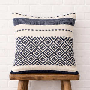 Coussin décoratif Chevron noir et blanc 24 × 24 pouces, housse de coussin en coton géométrique bohème, accent décoratif tissé en zigzag pour style marocain - Product Image 2