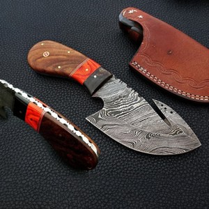 Couteau de chasse et de survie en acier Damas fait main sur mesure avec crochet à dépecer, fourreau en bois et cuir - Fabrication personnalisée DIY - Garantie 3 ans - Product Image 1